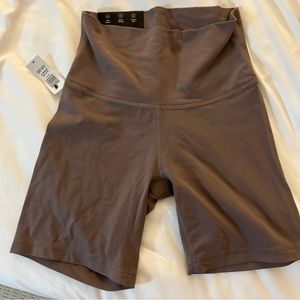 Aritzia Butter Cheeky High Rise 7’ Shorts (Taupe)